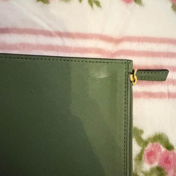 kate spade dark green leather tote with gold logo - Picture 7 of 7